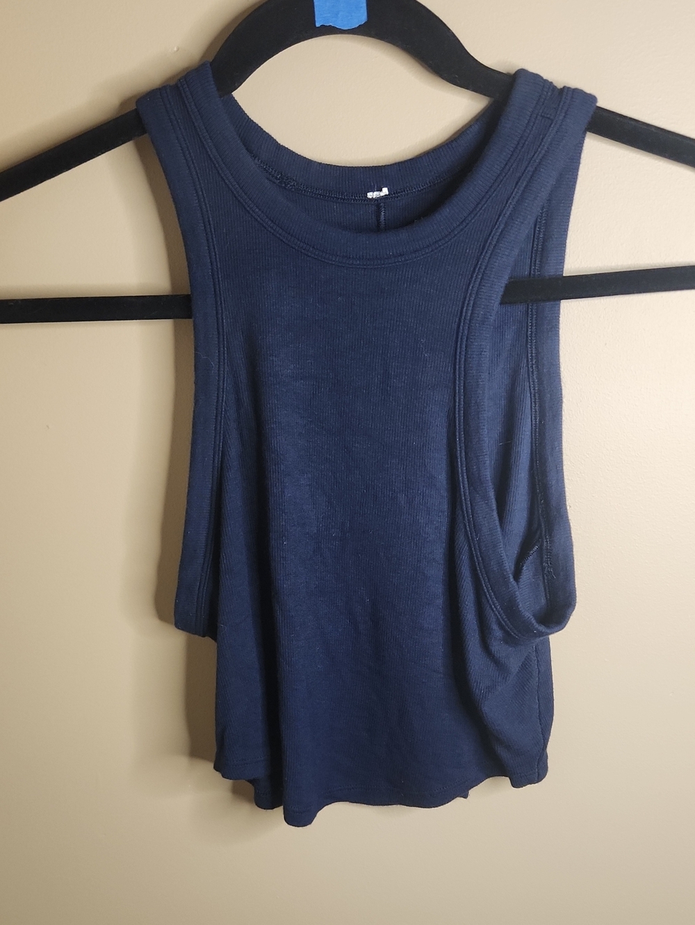 Lululemon Hold Tight Cropped Tank Top in True Navy. Size 6. #W1ED6S